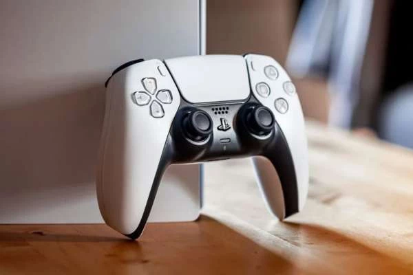 Sony готовит новую версию геймпада DualSense, который держит заряд 12 часов – Портал статей